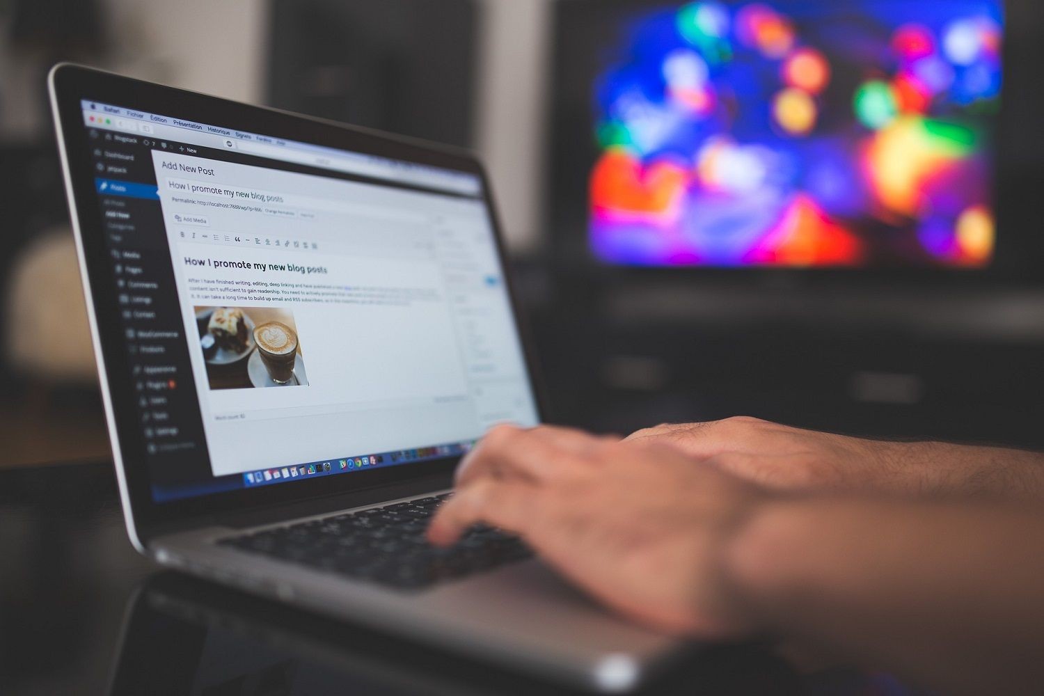 Notebook mit Wordpress-Programm
