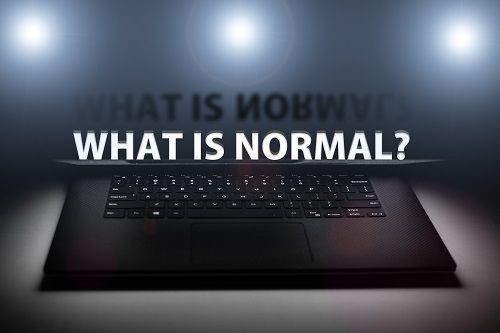 Laptop mit einer gro&szlig;en Schrift What is Normal?