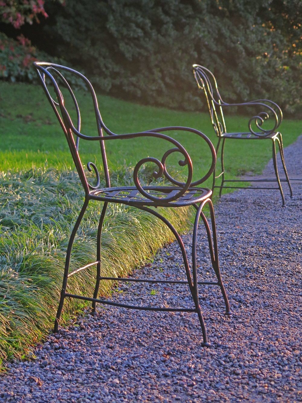 2 St&uuml;hle in einem Park