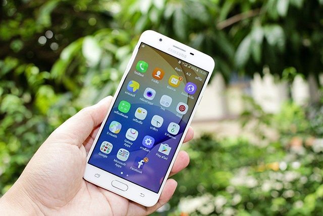 Smartphone,Hand, Garten