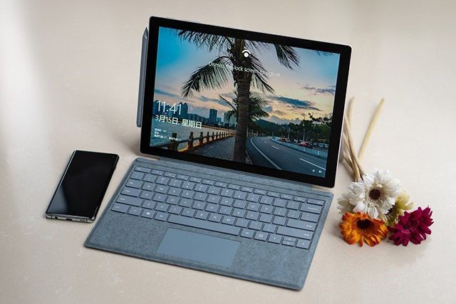 Handy Laptop Blumen