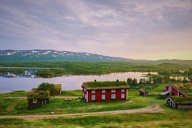Haus und See in Schweden
